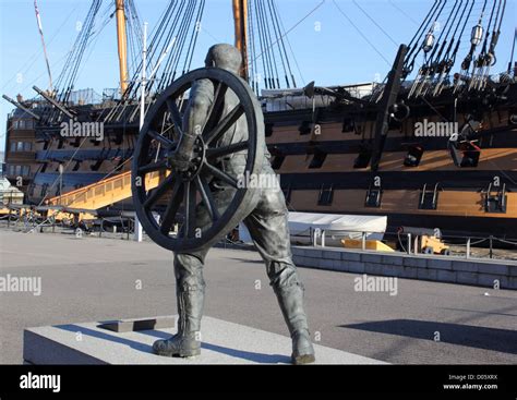 navy's field gun crew Stock Photo - Alamy