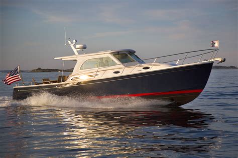 10 Top Motor Yachts and Power Cruisers of 2013 - boats.com