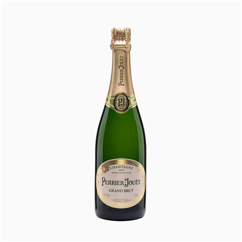 19 Best Champagne Brands For All Your Celebrations