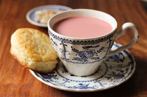 Kashmiri Noon Chai Recipe: Prepare Kashmir's famous pink tea...