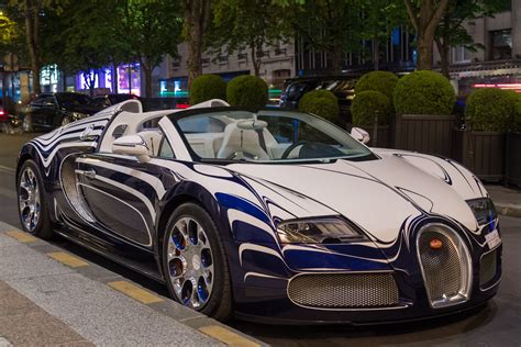 White, black and blue Bugatti Veyron HD wallpaper | Wallpaper Flare