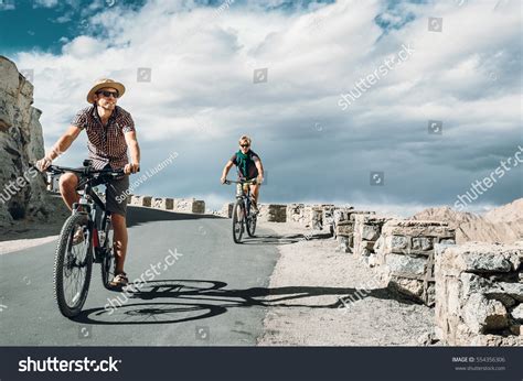 200 Ladakh Bicycle Images, Stock Photos & Vectors | Shutterstock