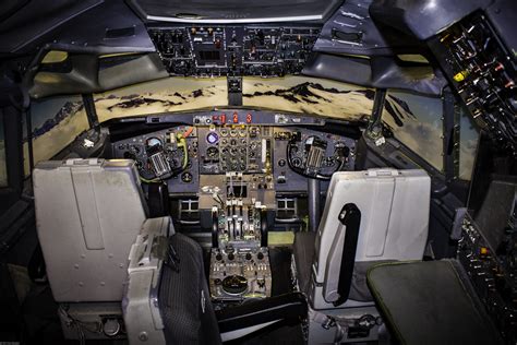 Boeing 727 Cockpit