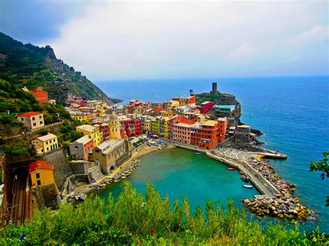 Explore Italy's Cinque Terre - The Colourful Cities | Beautiful Places ...