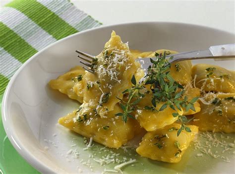 Ravioli with Mushroom and Ricotta Filling recipe | Eat Smarter USA