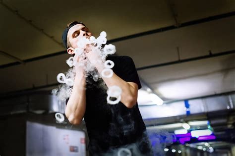 What Are The Most Popular Vape Tricks? - Vape Uno US