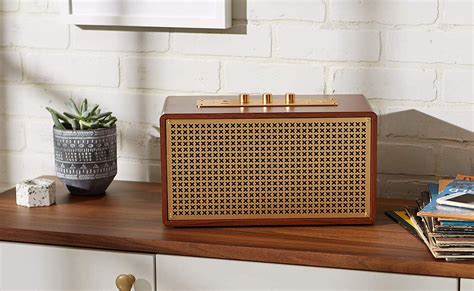 This Retro-Inspired Bluetooth Speaker Gives Off Mad Men Vibes