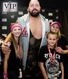 Big Show Family/Marriage: Big Show's Wife and Daughters in Real Life