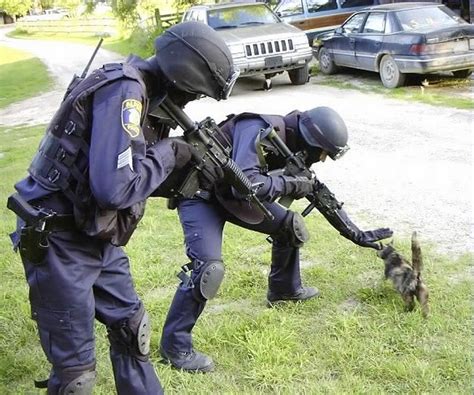 Mighty Lists: 15 funny police pictures