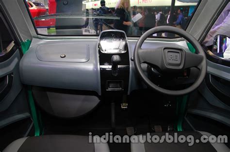 Auto Expo - Bajaj RE60 details revealed, achieves 37 km/l