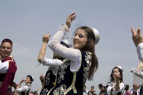 Traditional dress of Kosovo | Traditional outfits, People around the ...