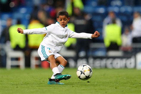 Real Madrid sign Cristiano Ronaldo's son for the youth academy - report ...