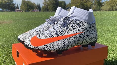 Nike Mercurial Superfly 7 CR7 JNR Boot Review | Soccer Cleats 101