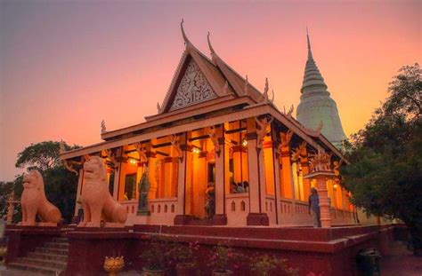 Khmer Beautiful Photo: Beautiful Wat Phnom Pagoda in Cambodia