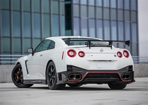 NISSAN GT-R (R35) Nismo Specs & Photos - 2014, 2015, 2016 - autoevolution