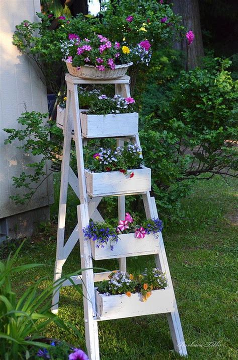 20 Creative Ladder Ideas for Home Decoration - Hative