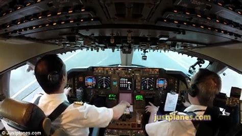 Airline captain reveals what's REALLY happening in the cockpit during a ...