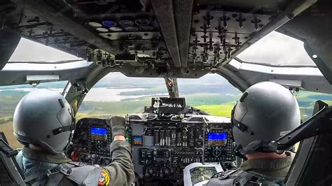 US Pilots Fly Gigantic B-1 Lancer So Fast the Cockpit Starts to Shake ...