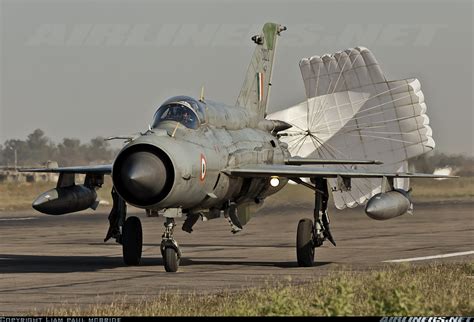 Mikoyan-Gurevich (Hindustan) MiG-21 Bison - India - Air Force ...