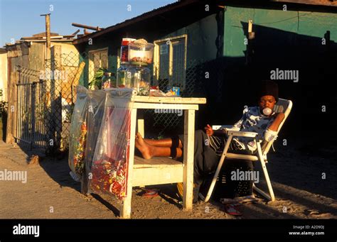 Khayelitsha slum hi-res stock photography and images - Alamy