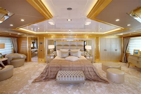 Master Bedroom inside a Yacht | Luxury yachts:Interior & Exterior ...