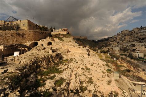 King David's Tomb–A Closer Look - Biblical Archaeology Society