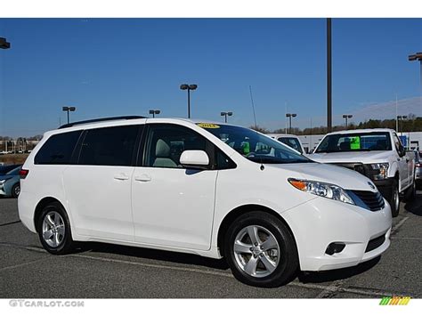 2014 Super White Toyota Sienna LE #117727357 Photo #2 | GTCarLot.com ...