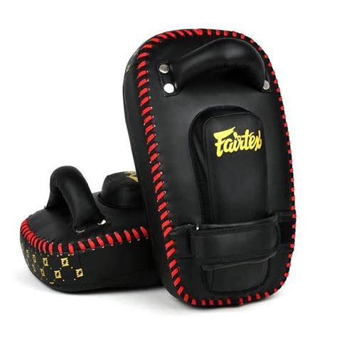 FAIRTEX Lightweight Thai Kick Pads Focus Target Mitts Muay Thai Boxing MMA