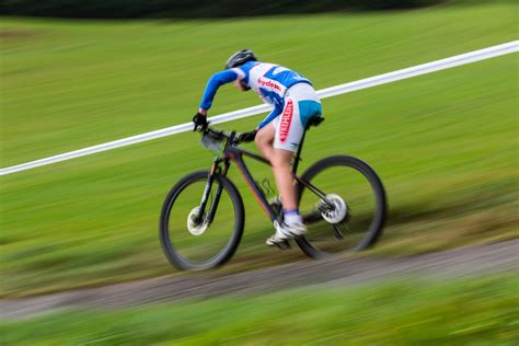 How To Cycle Downhill Safely On A Bike - Coast In Bikes