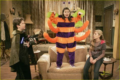 Miranda Cosgrove Screams For Halloween | Photo 391062 - Photo Gallery ...