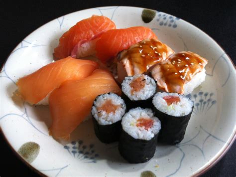 Salmon Sushi – Hiroko's Recipes