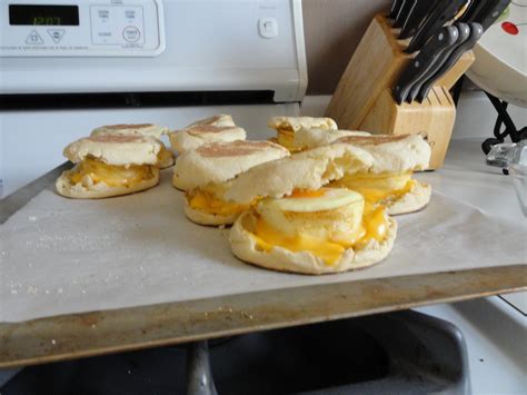 Cooking up Goodness: Copycat breakfast: Homemade McMuffins