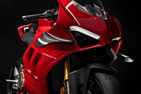 2019 Ducati Panigale V4 R | First Look Review | Rider Magazine