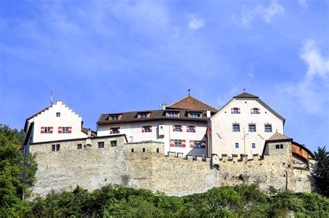 Vaduz : Vaduz Liechtenstein Ein Tagesausflug Ins Furstentum Leben A La ...