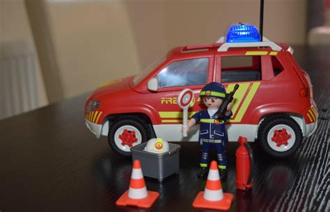 Review | Playmobil Fire Chief's Car - Family Fever