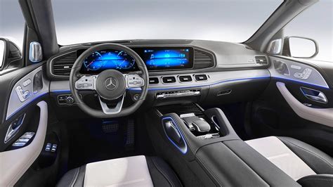 2020 Mercedes-Benz GLE Grows Up | Automobile Magazine