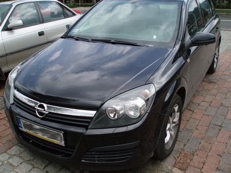 File:Opel Astra 1.6 twinport hatchback.jpg