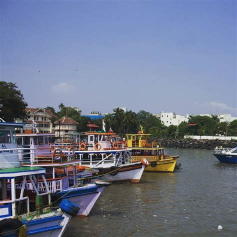 At the Gateway of India i found these beautiful and colourful boats ...