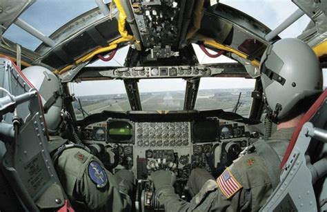 STUNNING! Inside the B-52 Stratofortress in 52 high-res images | B 52 ...