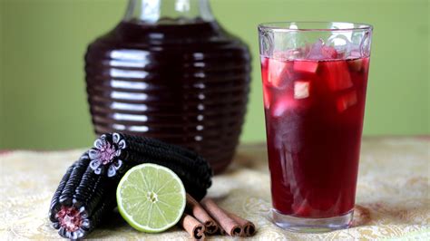 7 Amazing Benefits of Drinking Purple Corn Juice (Recipe Included)