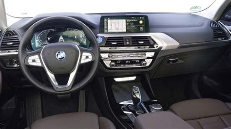 BMW iX3 interior & comfort | DrivingElectric