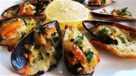 How to Cook Cheesy Baked Mussels Recipe - YouTube