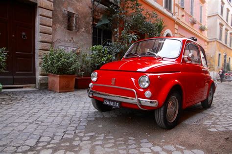 Discover Rome in an eye-catching vintage Fiat 500 – KARRYON