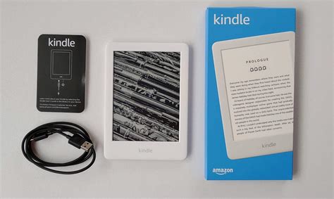 Unboxing the brand new Amazon Kindle Basic 2019 - Good e-Reader