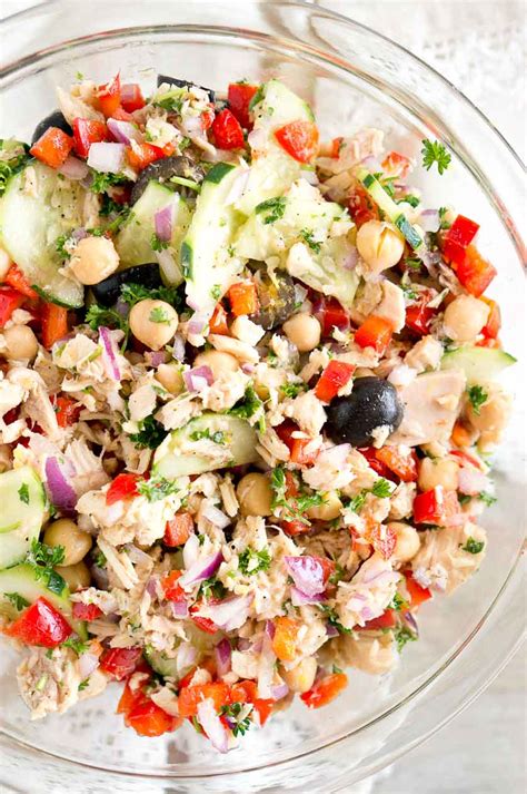 Mediterranean Tuna Salad | Delicious Meets Healthy