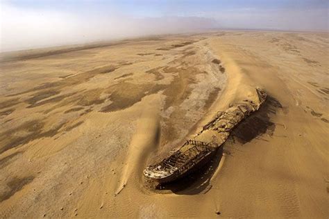 Michael Poliza: 'Namibia. Namib Wüste. Edouard Bohlen.' | Abandoned ...