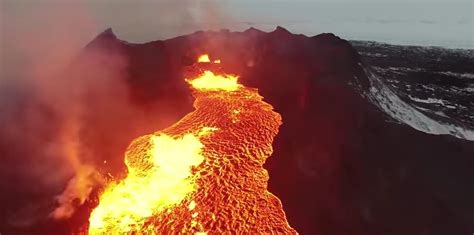 volcanology - What causes lava eruptions (and shutoffs)? - Earth ...