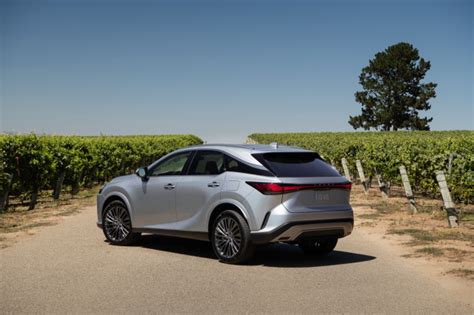 Review: 2023 Lexus RX cuts the luxury crossover in quarters