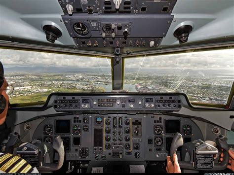 Fokker-50-cockpit – Hongkong Jet