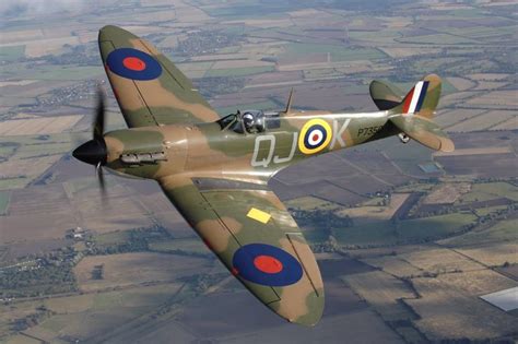 Pin by Sarah Wyatt on Lancasters and Spitfires | Wwii airplane, Wwii ...